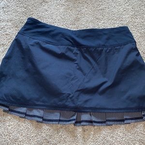 Lululemon skirt size 6